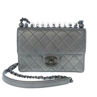 シャネル(CHANEL)のCHANEL(シャネル) ショルダーバッグ レディース美品  ミニマトラッセ シルバーグレー チェーンショルダー/マットシルバー金具/クリアパール/ロゴ ラムスキン×クリアパール(ショルダーバッグ)