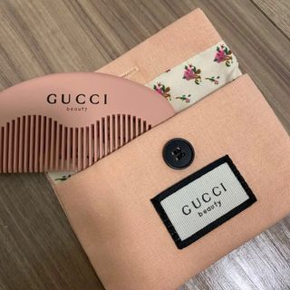 Gucci - 新品 GUCCI グッチ ノベルティ ポーチ付き くし ピンク 正規品