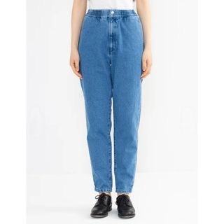 ハイク(HYKE)のHYKE ハイク　DENIM TAPERED PANTS テーパードパンツ　新品(デニム/ジーンズ)