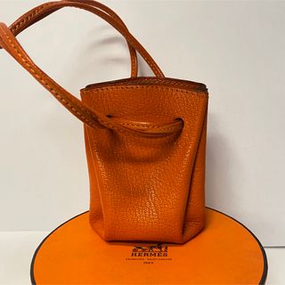 Hermes - 未使用 HERMES エルメス ヴェスパ　レザー ポーチ　巾着　オレンジ　箱