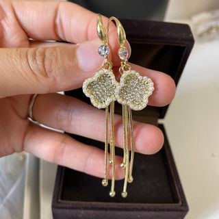 No.1457☆ロングピアス　クローバー　お洒落　結婚式　プレゼント　デート(ピアス)