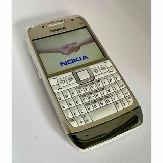 ノキア(NOKIA)のNokia E71 ホワイト　グローバル版(携帯電話本体)