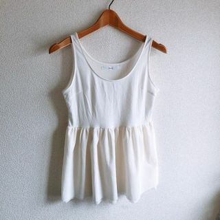 Roomy'S♡フリルタンクトップ♡ホワイトF♡シンプルコーデ♡美品♡ルーミーズ(タンクトップ)