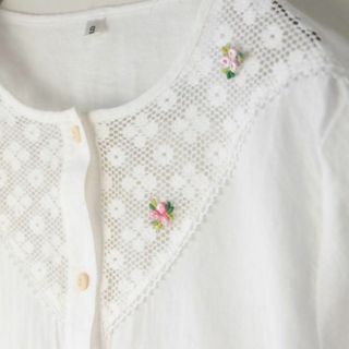 used レトロ 古着 お花 レース 刺繍 半袖 ホワイト ブラウス シャツ 白(シャツ/ブラウス(半袖/袖なし))