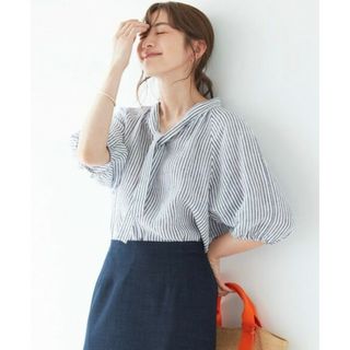 ニジュウサンク(23区)の23区★美品★ LIBECO ボウタイ ボリュームスリーブ ブラウス 2023(シャツ/ブラウス(半袖/袖なし))