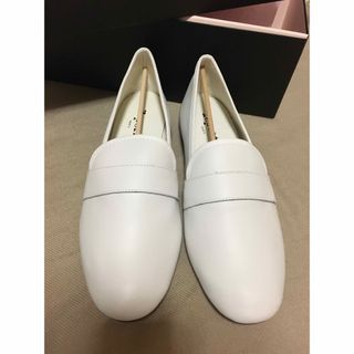 レペット(repetto)の『別注』repetto×URBAN RESEARCH　MICHAEL 白39新品(ローファー/革靴)