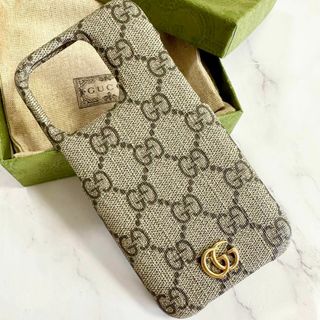 Gucci - 未使用級美品✨現行モデル　グッチ iPhone 15 pro iPhoneケース