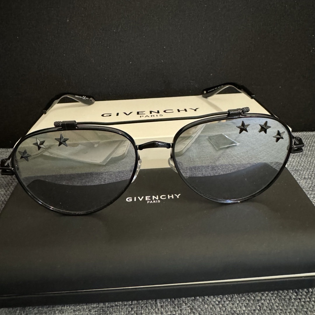 新品未使用 GIVENCHY ジバンシー ティアドロップサングラスタッズ 星