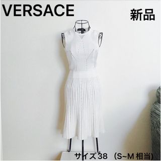 ヴェルサーチ(VERSACE)のVERSACE ワンピース ノースリーブ(ひざ丈ワンピース)