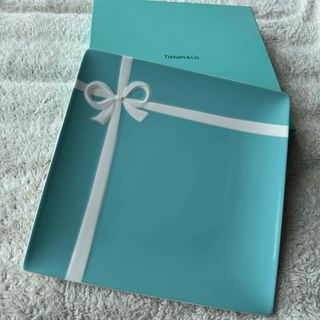 ティファニー(Tiffany & Co.)の新品未使用　TIFFANY ティファニー　大皿　スクエアプレート　リボン(食器)