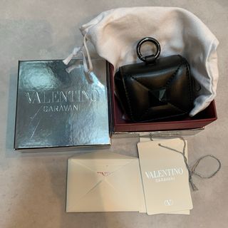 VALENTINO - 新品未使用箱付き★バレンティノ★AirPodsケース