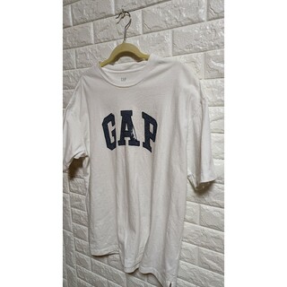 ギャップ(GAP)のGAP　ギャップ　メンズ　白Tシャツ 爽やか　カットソー　刺繍ロゴ入り(Tシャツ/カットソー(半袖/袖なし))