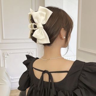 【高見え♡】ヘアクリップ ヘアピン バレッタ 韓国 白 シンプル リボン(ヘアピン)