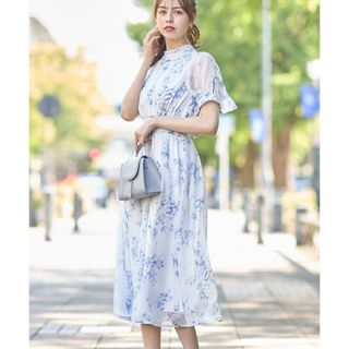 トッコクローゼット(TOCCO closet)の前後２ＷＡＹボウタイリボンウエストシャーリングシアーフラワープリントワンピース(ロングワンピース/マキシワンピース)