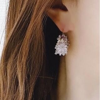 小花フープピアス(紫)(ピアス)