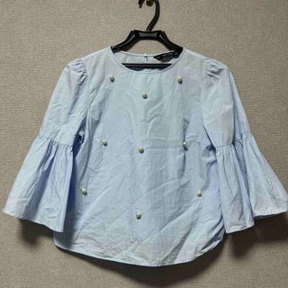 ザラ(ZARA)の【ZARA】ブルーのパール付きシャツ(シャツ/ブラウス(長袖/七分))