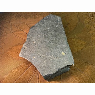 【⭐︎レア鉱石】サヌカイト原石（鞠絵）天然石　パワーストーン　楽器　置物　化石(置物)