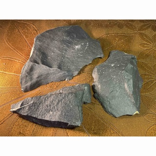 【神秘の音色】サヌカイト原石 （音組257）天然石　パワーストーン　楽器　鉱石(置物)
