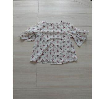 UNIQLO - ユニクロ　子供服花柄半袖カットソー　130cm　美品