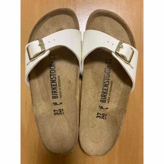 ビルケンシュトック(BIRKENSTOCK)の未使用　ビルケンシュトック　マドリッド　パテントホワイト　37(サンダル)