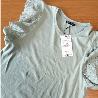 ザラ(ZARA)のザラ　トップス(Tシャツ(半袖/袖なし))