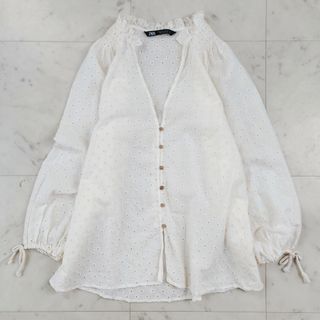 ザラ(ZARA)の美品♪ ザラ ZARA 七分袖ブラウス リボン 花柄 カットワーク フリルカラー(シャツ/ブラウス(長袖/七分))