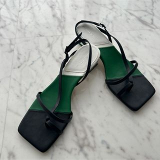 チャールズアンドキース(Charles and Keith)のCHARLES & KEITH ストラップサンダル(サンダル)