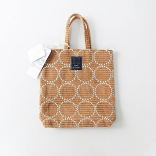 ミナペルホネン(mina perhonen)の美品 ミナペルホネン mina perhonen tambourine toast bag/ブラウン 刺繍 トーストバッグ コーデュロイ【2400013900485】(ハンドバッグ)