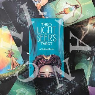 THE LIGHT SEER'S TAROT  ライトシアーズ　タロットカード