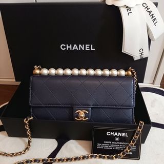 CHANEL　チェーンウォレット　パール