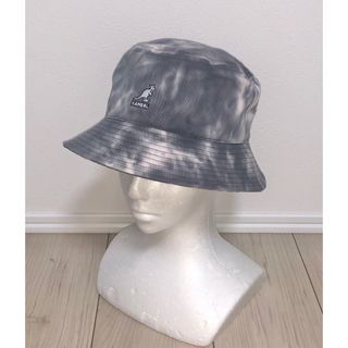 カンゴール(KANGOL)のM 美品 KANGOL メトロハット バケットハット タイダイ柄 ブラック 黒(ハット)