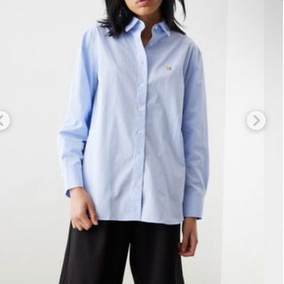 メゾンキツネ(MAISON KITSUNE')のメゾンキツネ　長袖シャツ　レディース　ライトブルー(シャツ/ブラウス(長袖/七分))