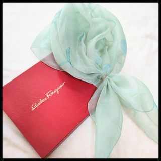 サルヴァトーレフェラガモ(Salvatore Ferragamo)のサルヴァトーレ　フェラガモ　Ferragamo　スカーフ　ストール　グリーン　緑(バンダナ/スカーフ)