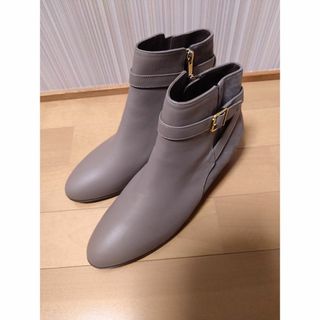 ヒミコ(卑弥呼)の【試着のみ未使用】卑弥呼　ベルトデザインブーツ　24.5cm(ブーツ)