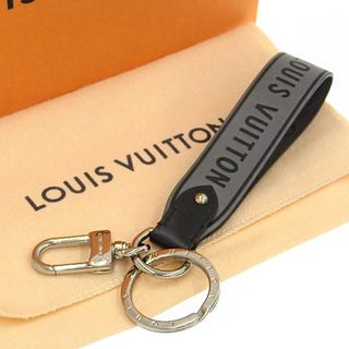 ルイヴィトン(LOUIS VUITTON)の【本物保証】 箱・布袋付 超美品 ルイヴィトン LOUIS VUITTON キーホルダー キャピタル LV M00337 ロゴ チャーム グレー ドラゴンヌ(キーホルダー)