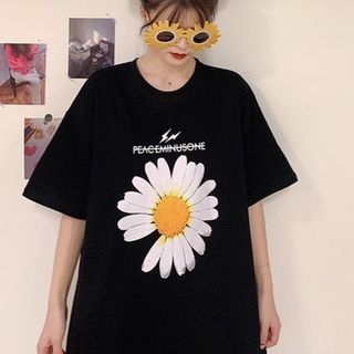 人気☆Tシャツ　フラワー　ブラック　お花　シンプル　原宿　カジュアル　韓国(Tシャツ(半袖/袖なし))