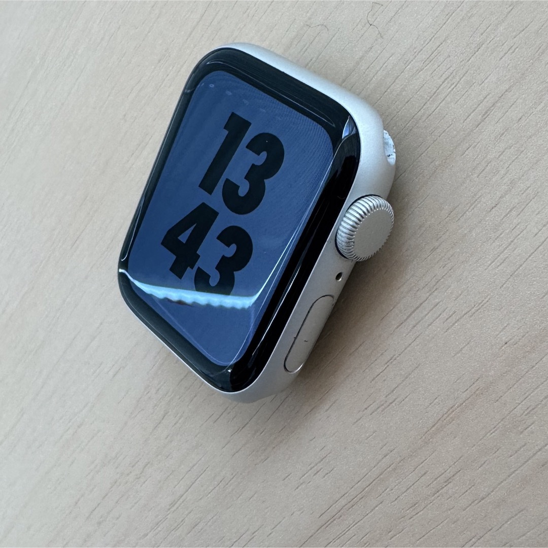 W645 Apple Watch SE 40mm Nike GPSモデル W645 Apple Watch SE 40mm Nike GPSモデル