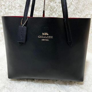 コーチ(COACH)のコーチ アベニュー トートバッグ レザー　黒　バイカラー　A4収納  チャーム(トートバッグ)