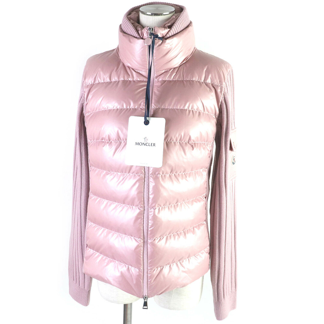 MONCLER - 未使用品□MONCLER モンクレール 2023年製 CARDIGAN ダウン切替 WZIP ロゴワッペン付き ニットブルゾジャケット ピンク S ハンガー付き 正規品 レディース