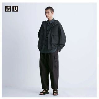 ユニクロ(UNIQLO)のユニクロ　ワイドフィットパラシュートカーゴパンツ　ブラック　Ｌサイズ(その他)