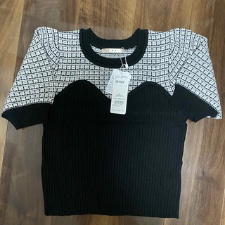 イームス(EMS)のems  黒トップス　新品未使用(Tシャツ(半袖/袖なし))