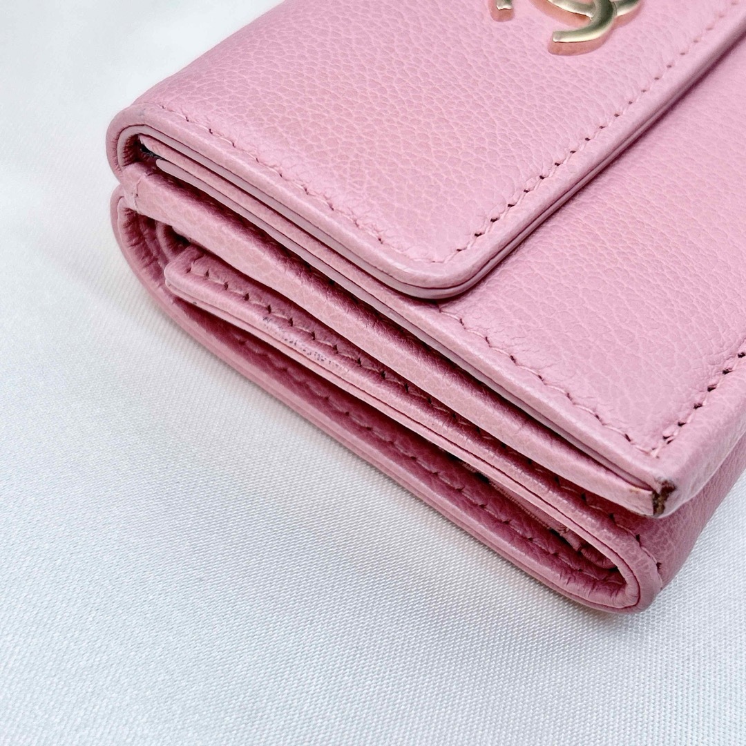 CHANEL - CHANEL 財布 三つ折り ピンク ミニ財布 【未使用に近い CHANEL - CHANEL 財布 三つ折り ピンク ミニ財布 【未使用に近い
