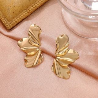 【24時間限定価格】ピアス　フラワー　花　ゴールド(ピアス)