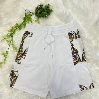 VERSACE(ショートパンツ)のフリマアイテム一覧 VERSACE(ショートパンツ)のフリマアイテム一覧