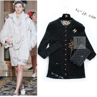 シャネル(CHANEL)のシャネル カーディガン CHANEL ブラック ゴールド ふわふわ ニット ストレッチ ライオン CC ボタン 超美品 34(カーディガン)