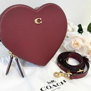 コーチ(COACH)の【完売品/極美品】COACH 現行モデル ハート クロスボディ ショルダーバッグ(ショルダーバッグ)