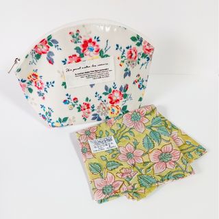 [ 新品·未使用 ]お花柄ポーチ&ハンカチ(ポーチ)