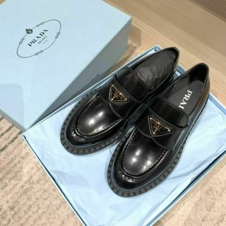 プラダ(PRADA)のプラダ チョコレートローファー パテントレザー 37 ブラック(ローファー/革靴)