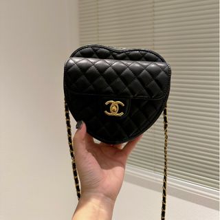 シャネル(CHANEL)のシャネル  ショルダーバッグ　ブラック(ロングワンピース/マキシワンピース)