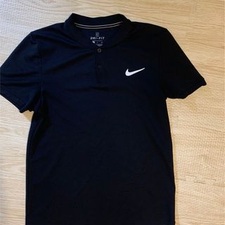 ナイキ(NIKE)のNIKE コート　ポロシャツ　ヘンリーネック　シャツ　ゴルフ(Tシャツ/カットソー(半袖/袖なし))